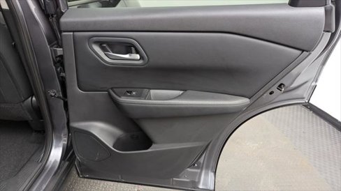 Used 2025 Nissan Rogue SV image 21
