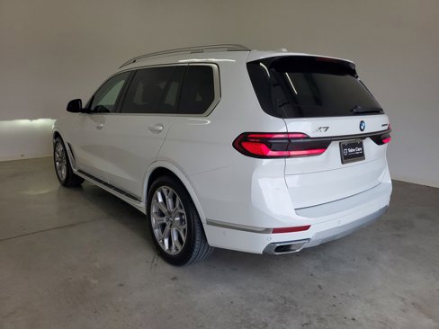 Used 2025 BMW X7 xDrive40i image 7