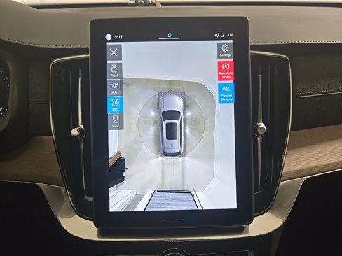 New 2026 Volvo XC90 B6 Plus image 18