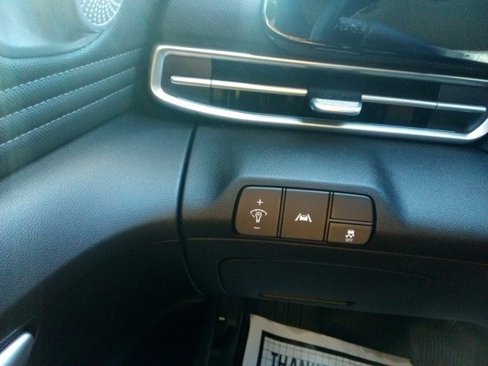 Used 2023 Hyundai Elantra Limited w/ Cargo Package image 19