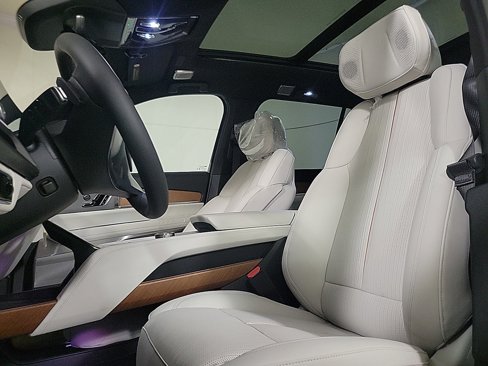 New 2026 Cadillac Vistiq Sport image 12