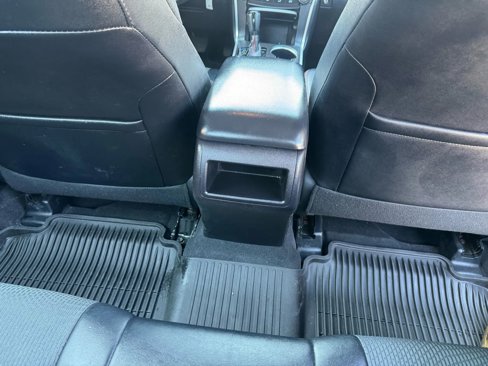 Used 2017 Toyota Camry SE image 24