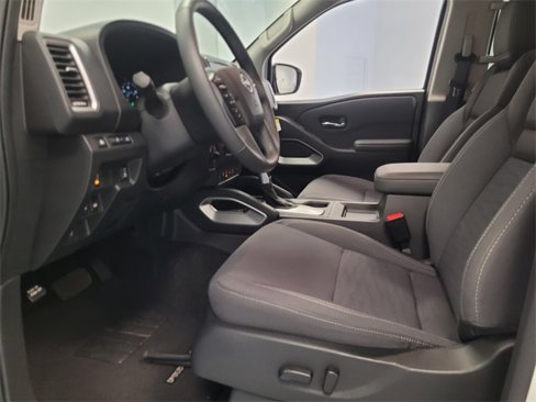 Used 2024 Nissan Frontier SV w/ Hardbody Edition image 4