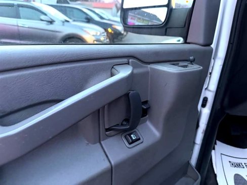 Used 2016 Chevrolet Express 2500 image 17
