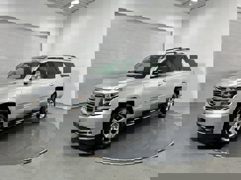 Used 2020 Chevrolet Suburban Premier image 19