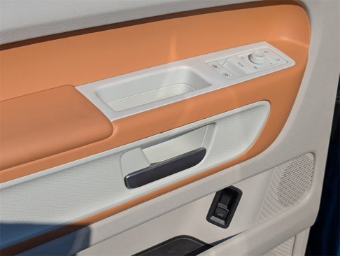 New 2025 Volkswagen ID. Buzz 1st Edition image 11