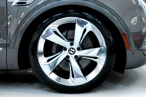 Used 2018 Bentley Bentayga image 36