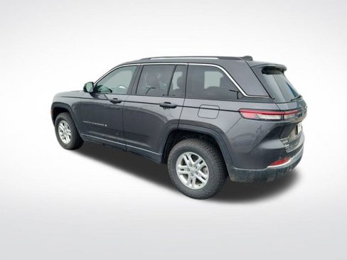 Used 2023 Jeep Grand Cherokee Laredo w/ Trailer Tow Prep Group (B) image 3