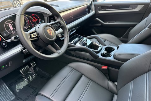 New 2026 Porsche Cayenne S image 4