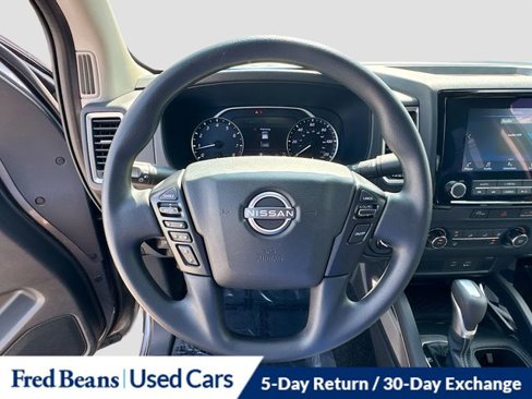 Used 2024 Nissan Frontier SV image 12