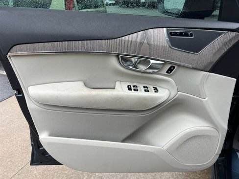 Used 2023 Volvo XC90 B6 Plus w/ Protection Package Premier image 36