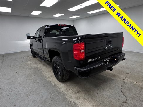 Used 2018 Chevrolet Silverado 1500 LT w/ Midnight Edition image 7
