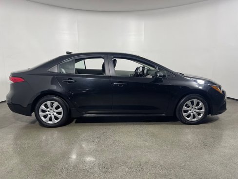 Certified 2022 Toyota Corolla LE image 2