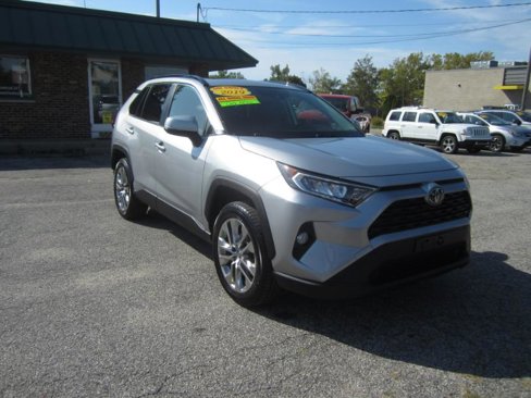 Used 2019 Toyota RAV4 XLE Premium image 2