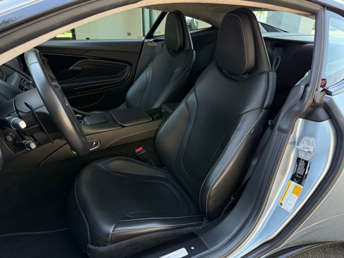 Used 2018 Aston Martin DB11 V12 image 25
