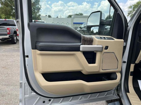 Used 2019 Ford F250 Lariat w/ Lariat Ultimate Package image 18