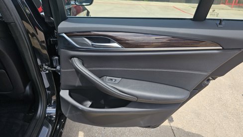 Used 2018 BMW 530e w/ Premium Package 2 image 31