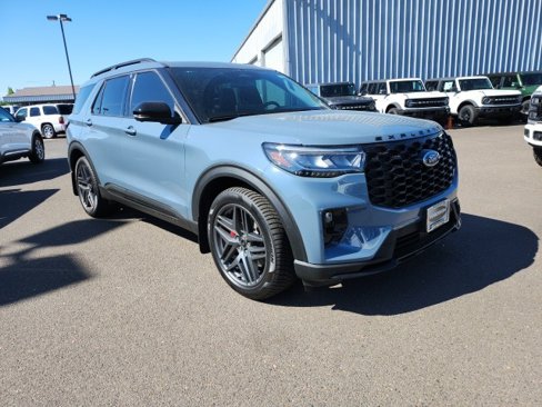 Used 2025 Ford Explorer ST image 9