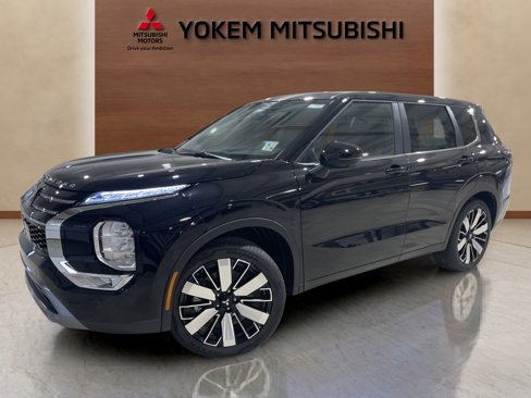New 2025 Mitsubishi Outlander SE image 1