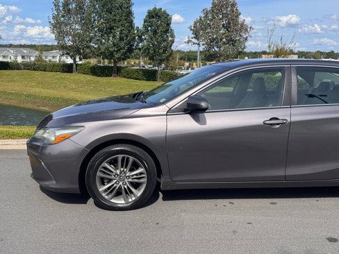 Used 2017 Toyota Camry SE image 6