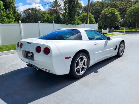 Used 2004 Chevrolet Corvette Coupe w/ Preferred Equipment Group image 16