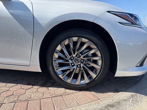 New 2025 Lexus ES 350 Luxury image 31