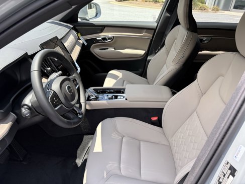 New 2026 Volvo XC90 B6 Plus w/ Protection Package Premier image 4