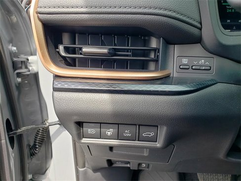 Used 2025 Toyota Grand Highlander AWD Hybrid image 13