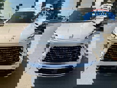 Used 2025 Buick Enclave Avenir w/ Super Cruise Package image 9