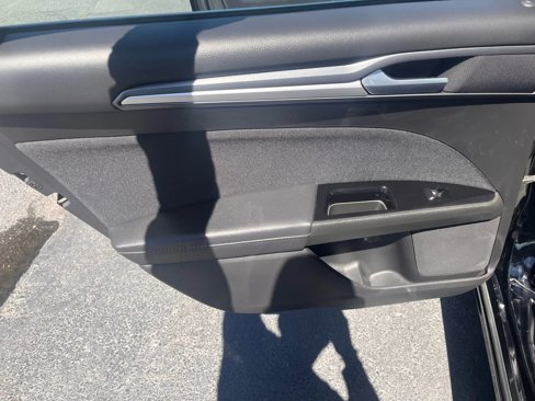Used 2016 Ford Fusion SE image 19