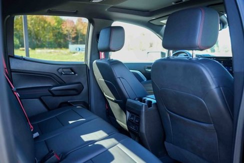 Used 2024 Chevrolet Colorado Z71 image 20