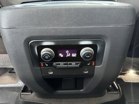 Used 2022 GMC Yukon XL Denali image 19
