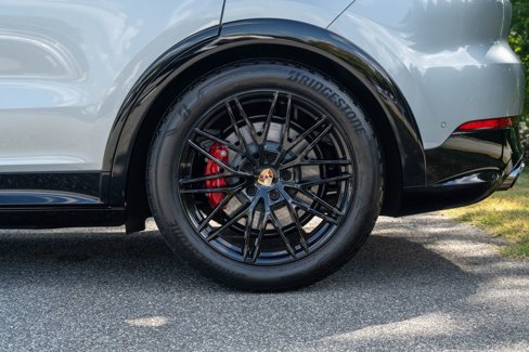 Certified 2025 Porsche Cayenne GTS image 12