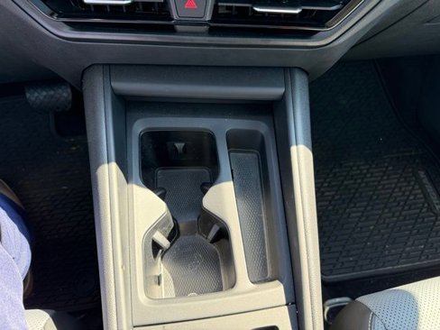 Certified 2025 Volkswagen Tiguan SE image 21