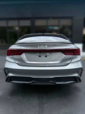 Used 2023 Kia Forte GT-Line w/ GT-Line Premium Package image 4