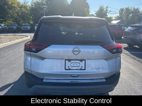 Used 2023 Nissan Rogue SV image 9