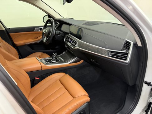 Used 2022 BMW X7 xDrive40i w/ Premium Package image 14