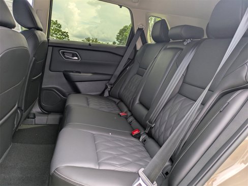 New 2025 Nissan Rogue Platinum w/ Platinum Premium Package image 14