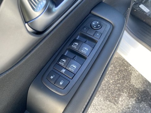 New 2026 Chrysler Voyager LX image 13