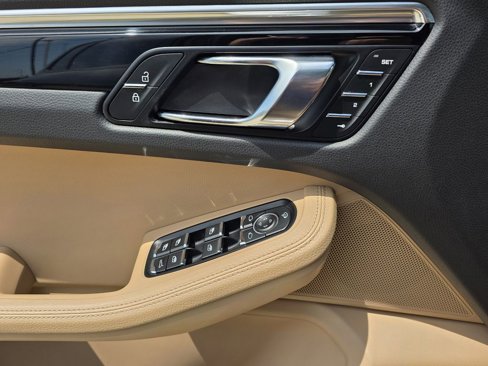 New 2025 Porsche Macan image 22
