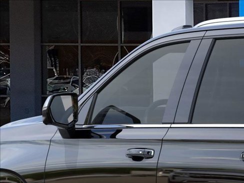 New 2025 Chevrolet Suburban Premier image 12