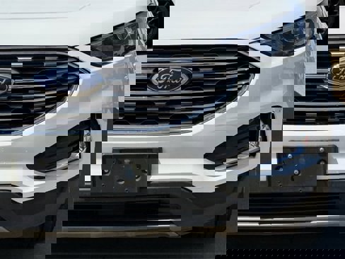 Used 2022 Ford Edge SEL image 9