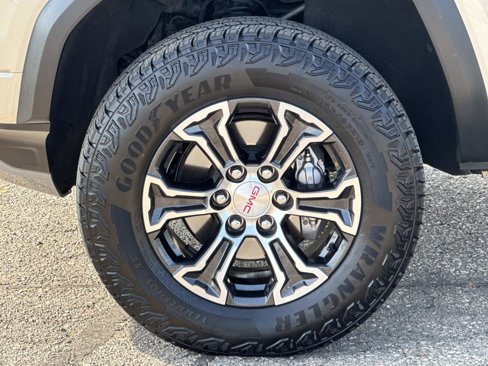 Certified 2024 GMC Canyon AT4 w/ AT4 Premium Package image 10