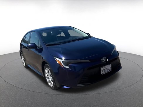 Used 2025 Toyota Corolla LE image 3