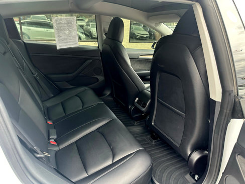 Used 2022 Tesla Model 3 Long Range image 11