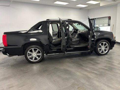 Used 2013 Cadillac Escalade EXT Luxury image 25