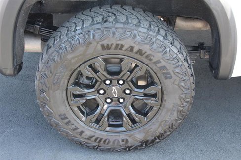 Used 2022 Chevrolet Silverado 1500 ZR2 image 9
