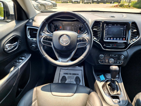 Used 2019 Jeep Cherokee Limited image 18