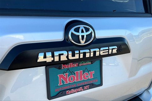 Used 2024 Toyota 4Runner TRD Off-Road Premium image 8