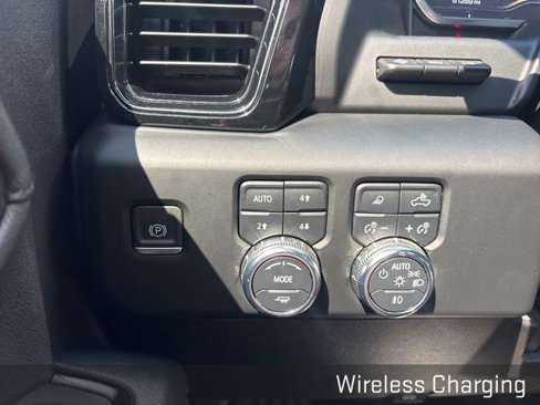 Used 2024 GMC Sierra 2500 AT4 w/ Technology Package image 41